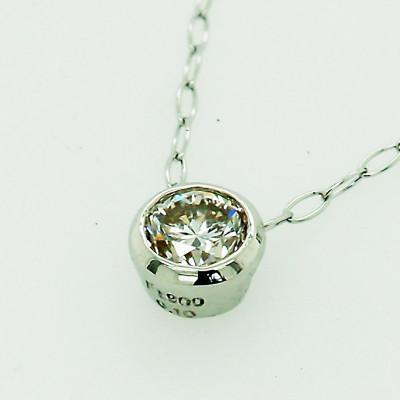 ふるさと納税 松山市 PT　ダイヤ　0.08ct　一粒　フクリン留め　プチネックレス |  | 01