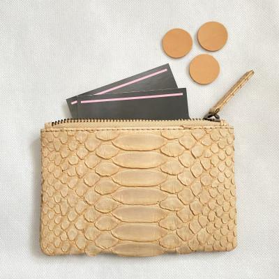 ふるさと納税 清須市 NYATTU PROJECT　天然パイソン革(ヘビ革)フラグメントケース(ポーチ)クリーム |  | 01