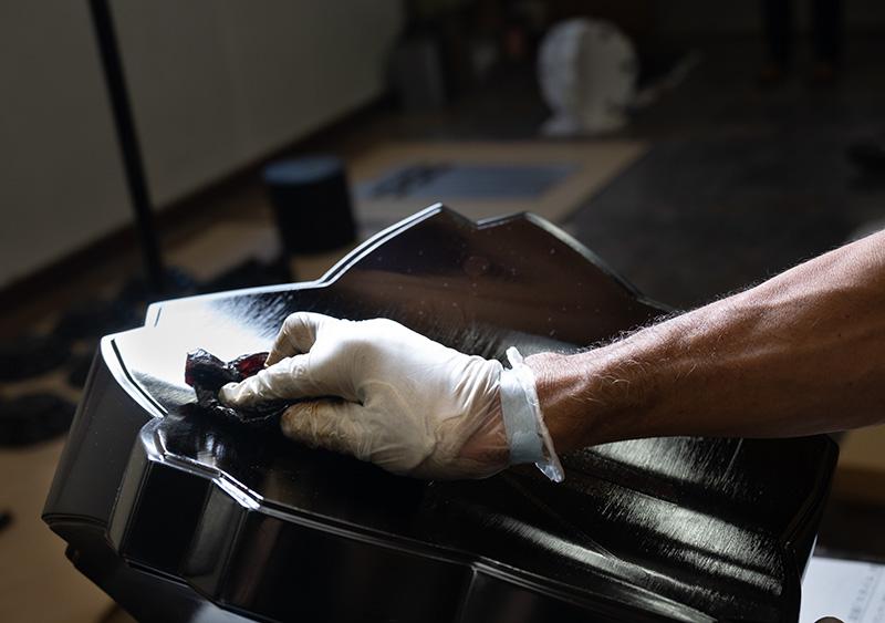 ２号纏（まとい）粋―iki－白黒　名入れ可能 | まとい 纏 漆塗り纏 赤茶色 茶色 白黒 小型 二号 伝統工芸 縁起物 記念品贈答品 開業開店祝 新築祝 結婚祝 周年記念 インテリア 守護飾り 長野