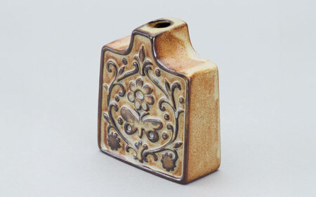 【瀬戸焼】一輪挿し　唐草模様　四角（K27） / 瀬戸焼 ギフト 一輪挿し 花瓶 花器 インテリア[BBAJ017]