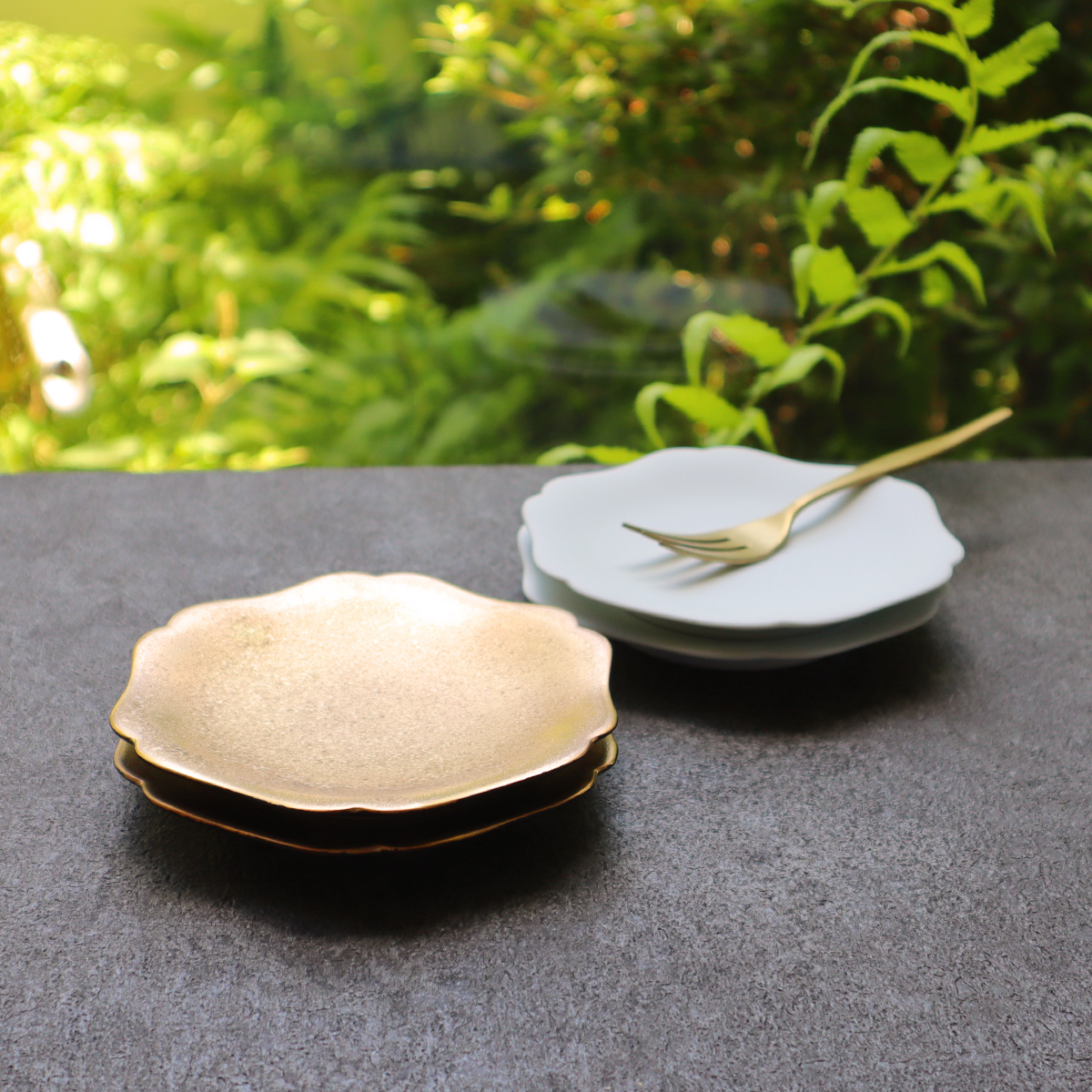 有田焼 yukiwa 雪輪小皿 4枚セット【まるふくオリジナル】食器 器 うつわ 磁器 陶磁器 小皿 取皿4枚 セット 雪輪 雪 結晶 デザート皿 菓子皿 かわいい おしゃれ シンプル マットホワイト