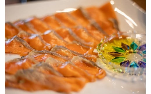 
            漁師仕込み　琵琶湖固有種　天然琵琶鱒の自家製スモーク
          