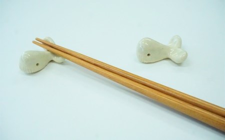 クジラ の 箸置 日常屋 白土 (透明釉) 2客 ［1524］