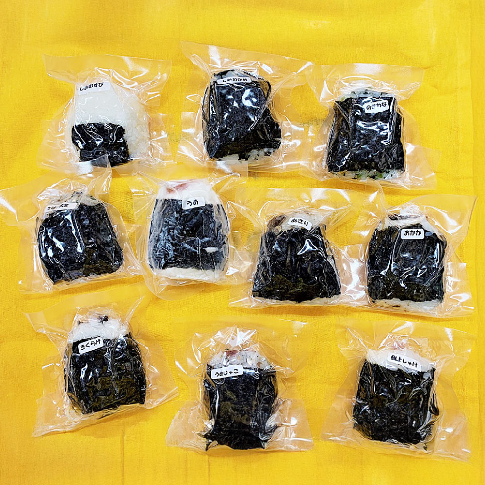 【ふるさと納税】【6回定期便】冷凍おにぎり　簡単お手軽レンジでチン!まんぷく30個セット　 加工食品 冷めても おいしい つや姫 米 真空 冷凍 手作り