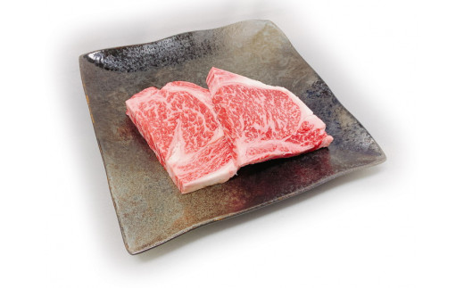 
            【数量限定】厳選近江牛リブロースステーキ【500ｇ（250g×2枚）】【BS10W】 ( 近江牛 リブロースステーキ ロース 近江牛 国産 ブランド 和牛 霜降り 神戸牛 松阪牛 に並ぶ 日本三大和牛 A4 A5 絶品 高級 極上 特選 大人気 ギフト 牛肉 リピート多数 おすすめ 近江牛 ランキング 限定 高評価 黒毛和牛 オススメ ) 
          