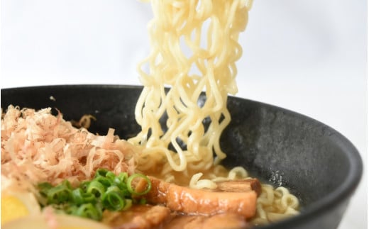 かつおラーメン 4袋 / カツオ かつお 鰹 ラーメン 和食 中華 すさみ町 インスタント お手軽 かつお節 かつお粉 【scp125】