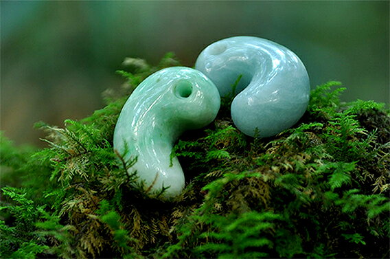 【ふるさと納税】【選べる種類】【1点もの】糸魚川天然翡翠 勾玉 ｜ 勾玉 貴重 一点もの 護り石 糸魚川 芸術品 セラピー 個性 翡翠 古代 ふるさと納税 長野県 松本市