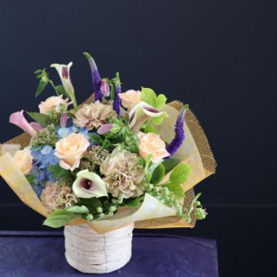 ふるさと納税 筑西市 【毎月定期便】季節のお花のアレンジメントMサイズ〜届いてそのまま飾れるフラワーアレンジ全6回 |  | 02