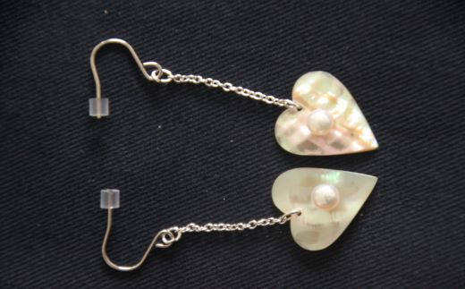 真珠 アクセサリー ピアス パール 貝 貝殻 三重県 伊勢志摩 志摩 志摩市 プレゼント ギフト 誕生日 貝細工 真珠貝 レディース チタン アコヤ真珠 アワビ / 貝と真珠　ピアス【ハート】アワビ
