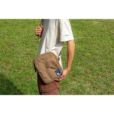 ふるさと納税 斜里町 知床財団オリジナルロゴ入りサコッシュ |  | 01