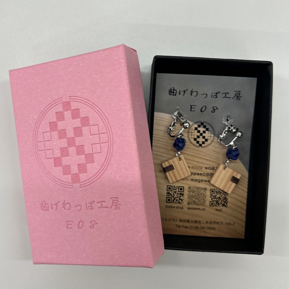 【曲げわっぱアクセサリー】スクエアタイプ　イヤリング真鍮タイプ　【65P6021】