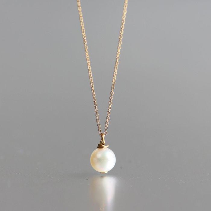 【ふるさと納税】小さいながらも存在感のある 6mm 淡水パールネックレス チェーンカラー：ゴールド サイズ：45cm PE002Y | パール ネックレス レディース ジュエリー アクセサリー ギフト プレゼント 銀工房 滋賀 大津