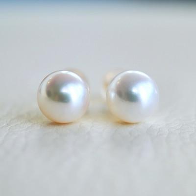 ふるさと納税 昭和町 K18(18金) アコヤ パール 7.0mm ピアス 真珠 和珠 保証書付 SMK-AP7.0 |  | 01