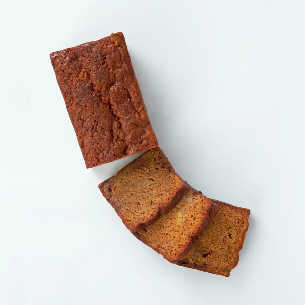 自家製 バナナ キャラメル パウンドケーキ（長さ約18cm）冷凍 Banana caramel poundcake（長さ約18cm）｜ア・ターブル！