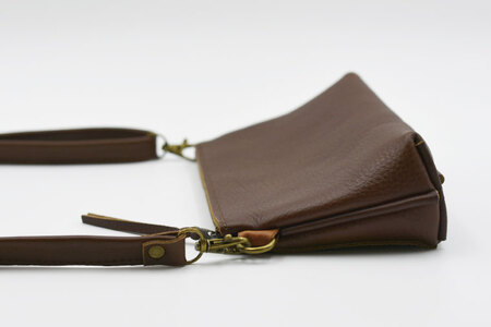 益子の革工房maharoのショルダーポーチ（S）キャメルブラウン｜栃木県 益子町 ふるさと納税 ショルダーポーチ 牛革 手作り（AX105-1）