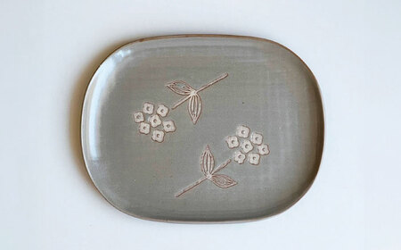 【瀬戸焼】wanohana大皿（灰）【株式会社カネ三商店】 / 皿 食器 ギフト プレゼント / 瀬戸市[BBDD005]