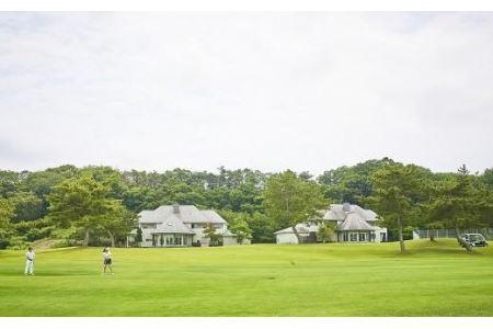 豪華ヴィラ宿泊＋休日プレー3食付　1名利用券（※ご利用は2名様より） AR002