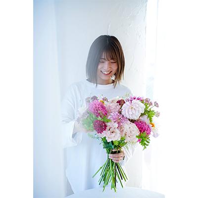 ふるさと納税 芸西村 【毎月定期便】芸西村産季節の生花花束 ブーケL 初回花瓶付 毎回延命剤付 全6回 |  | 03