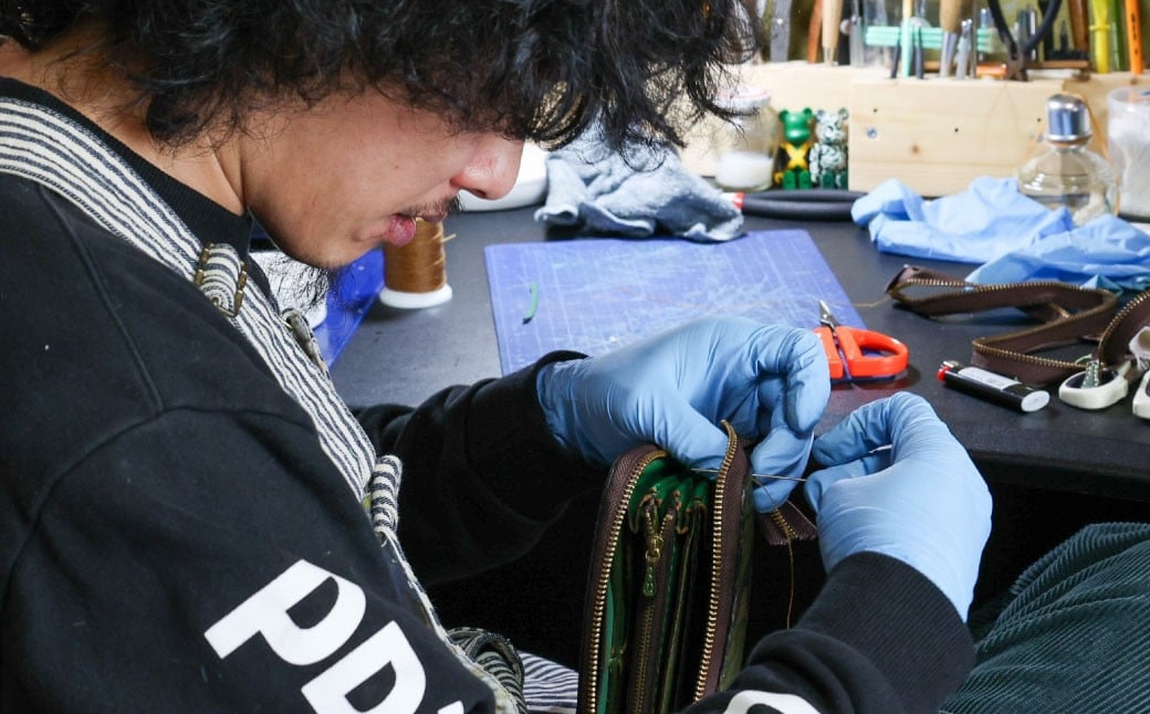 【neoclassic】 牛本革 ロングウォレット（Dark Brown）