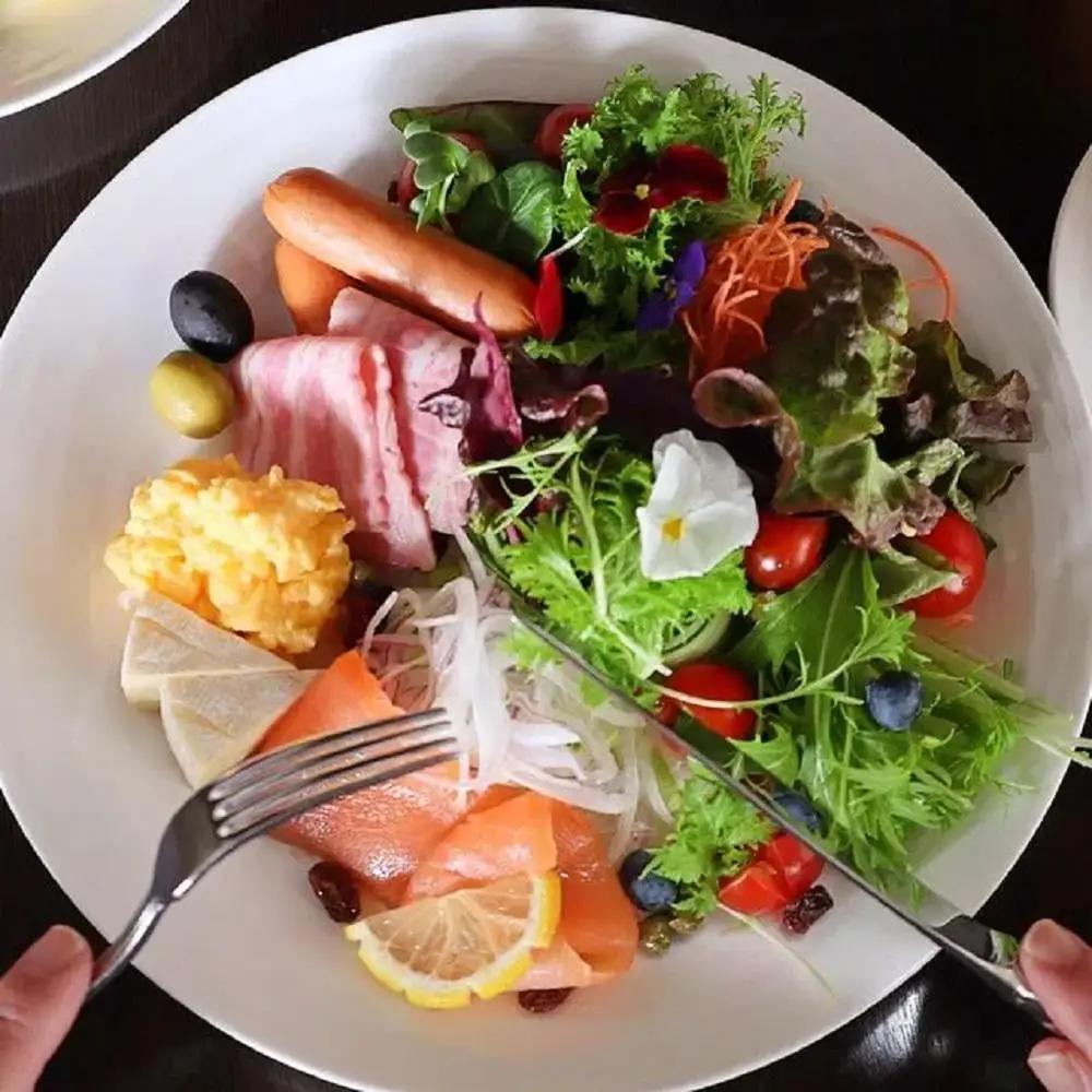 ノボテル沖縄那覇/平休日1泊朝食付 ペア宿泊券(テラススイートツイン）