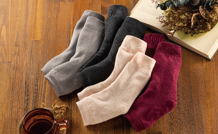 足うら美人 おやすみサポーター （22～27cm）【グレー】履くだけでかかとケア 肌に優しい靴下 くつ下 サポーター 保湿 加茂市 山忠