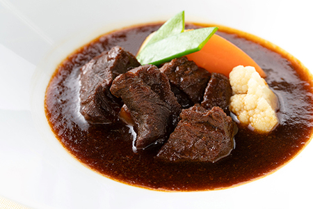 【定期便4回】調理手間なし 定期便 M カネ吉山本 【Y192W】 ビーフシチュー ローストビーフ カレー コロッケ 近江牛 惣菜 かんたん 簡単 人気 時短