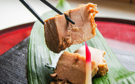 大山鶏のみそ焼きと奥出雲ポークの角煮のセット