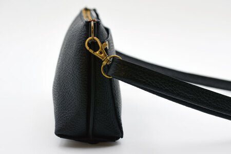 益子の革工房maharoのショルダーポーチ（S）ブラック｜栃木県 益子町 ふるさと納税 ショルダーポーチ 牛革 手作り（AX105-3）