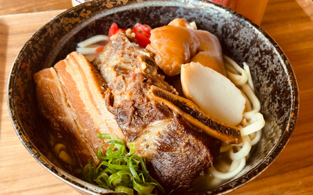 【全12回定期便】だるまそば 4食セット (三枚肉・ソーキ・軟骨ソーキ・てびち) 沖縄そば おきなわそば ソーキそば お土産 ギフト おすすめ 沖縄市 / だるまそば[BCAO009]