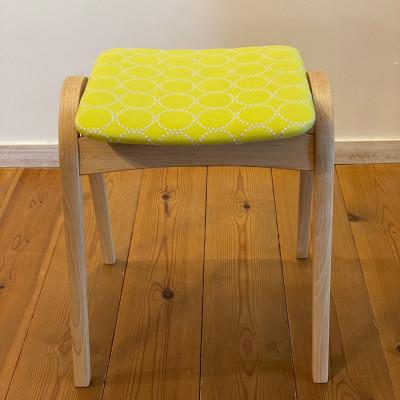 ふるさと納税 三春町 ラ・ビーダオリジナルスツール　なのはな(黄色系)/ビーチ材