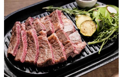 国産飼料100％で育てた 山形村短角牛「厚切り！リブロースステーキ300ｇ」いわて 山形村 短角牛 牛肉 牛 リブロース 厚切り 300g ステーキ 国産飼料100％ 希少 貴重 数量限定 人気 BBQ バーベキュー パック 冷凍