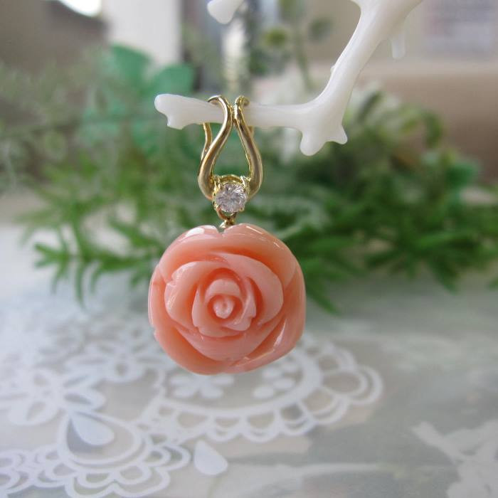 
                  珊瑚職人館の珊瑚ペンダント70
                