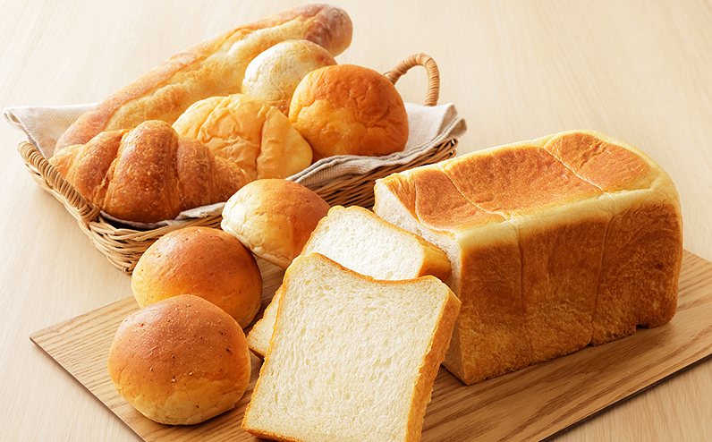 家計応援！寄付額改定11,000円⇒10,000円 トカトカのパン満喫セット 16種18個入り もちもち 冷凍パン 詰め合わせ 北海道産小麦使用 長時間熟成発酵