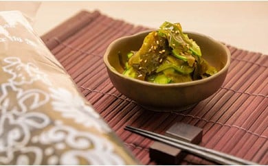 天日干しワカメ（養殖）200g×3袋
