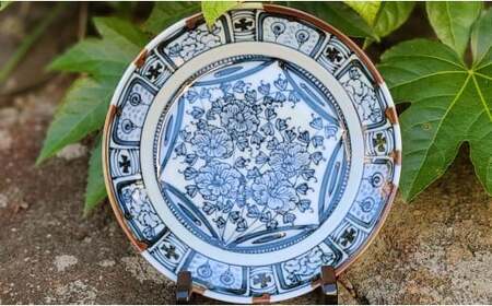 有田焼 渕錆藍華牡丹縁文様図 24cm 皿 ～華一園シリーズ～【西山錦華堂】食器 器 うつわ 皿 プレート 牡丹 手描き 55000円 fp008