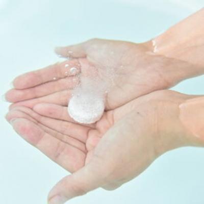 ふるさと納税 国東市 クロッツ湯たんぽ足湯もできるブーツタイプ(薬用Hot重炭酸湯Classic10錠入付)2593R-4 |  | 03