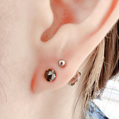 ふるさと納税 甲府市 トータル0.7ct　【AAA】ブラックダイヤモンドピアス HRAC-0070 |  | 02