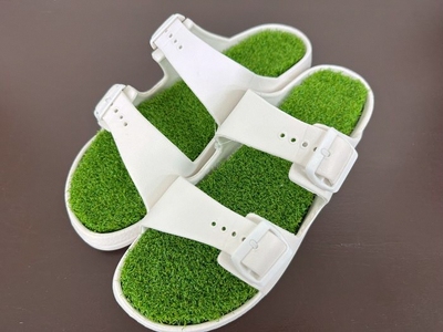 人工芝サンダル TURF SANDAL メンズ レディース ユニセックス 男女兼用 選べるサイズ M/L ホワイト 一足 職人手作り ハンドメイド 靴 くつ スリッパ エムズ 芝生 SDGs 再利用 