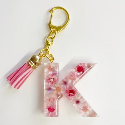 ふるさと納税 日高町 イニシャル　ハーバリウムキーホルダー　ピンク系　【K】