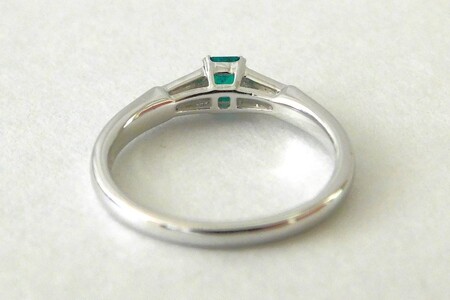 【ふるなび限定】【一点もの】Pt900　コロンビア産エメラルド（0.20ct）ダイヤモンドリング　K62　K06125-H　FN-Limited-SP