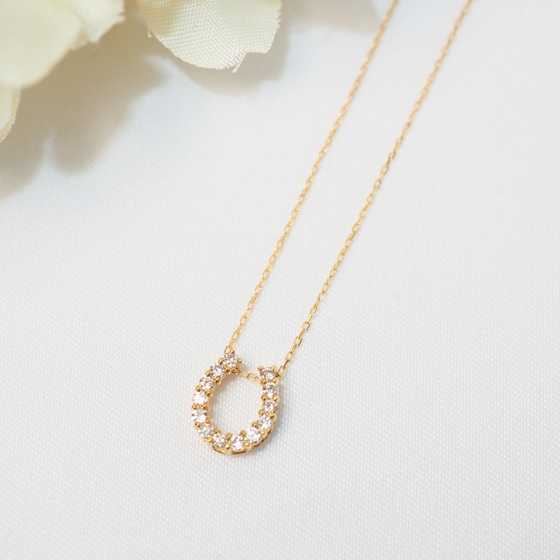 K18YG 0.15ct馬蹄モチーフダイヤモンドペンダント　P2756-L