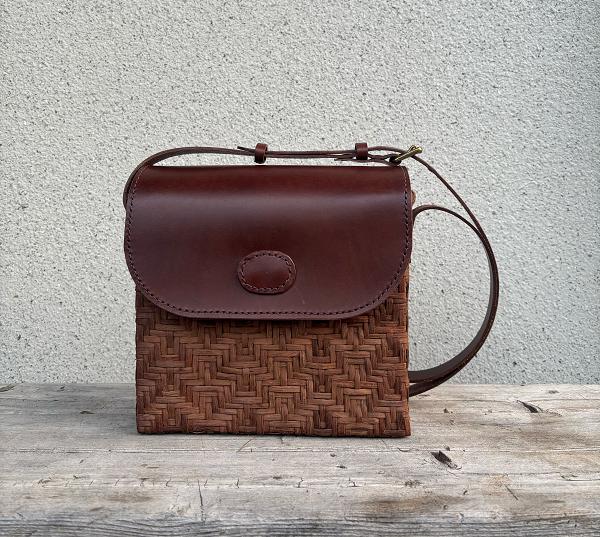 
            山ぶどう　かごバッグB 　【限定１個】
          