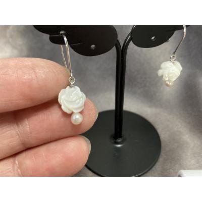 ふるさと納税 南国市 あこや真珠/ローズシェルピアス |  | 03