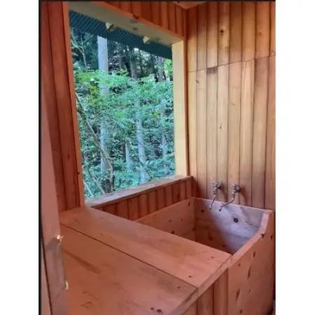 林間にそびえる展望デッキで、プライベートキャンプ利用券(1万円分)【1717562】