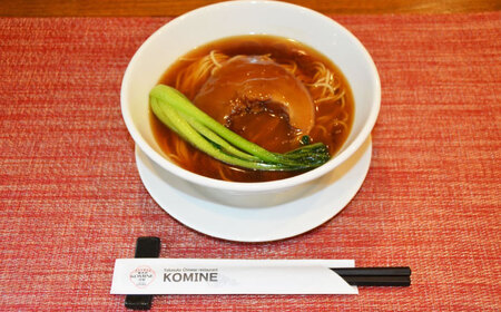 フカヒレ姿煮 220g×2パック 冷凍 ふかひれ 紅焼大排翅 鱶鰭 簡単調理 お取り寄せ ギフト 高級 海鮮 中華 鮫 サメ 吉切り鮫 ヨシキリザメ コラーゲン グルメ
