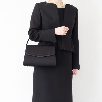 ふるさと納税 東大阪市 【IWASA】優しいシルエットのサステナブル・フォーマルバッグ |  | 03