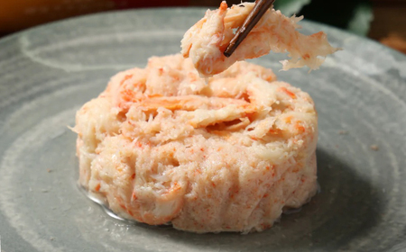 紅ずわいがに ほぐし脚肉入り缶詰 24個セット / 缶詰 かに カニ 蟹 小浜市 / ママーストアー[BFCO010]