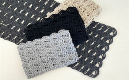 差し込み ショートマフラー ループ柄 ( ブラック ) ウール ＆ アルパカ コード刺繍 レディース 日本製 | おしゃれ シンプル マフラー プレゼントギフト 母の日 新潟県 五泉市 有限会社田中刺