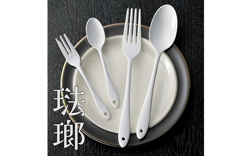 
                  燕三条 琺瑯 ディナーカトラリー4本セット【 スプーン フォーク ステンレス ホーローホワイト 】 FC013117
                