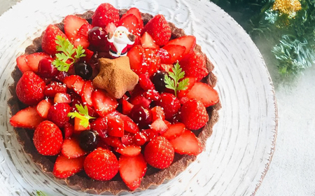 クリスマス スぺシャル タルト ケーキ ヴィーガン 生 チョコレート ロースイーツ 生 カカオ 生チョコ チョコ ちょこ グルテンフリー いちご イチゴ 苺 くりすます 冷凍 ホール サンタ 管理栄養